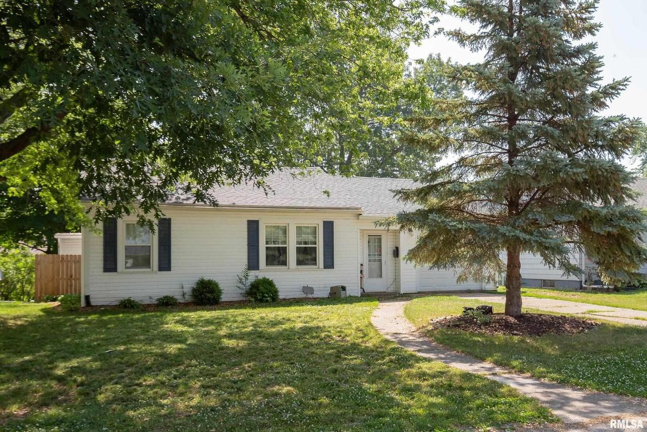 2402 47th St., Moline, IL 61265