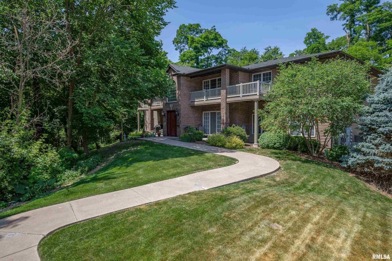 2999 3rd St. #101, Moline, IL 61265