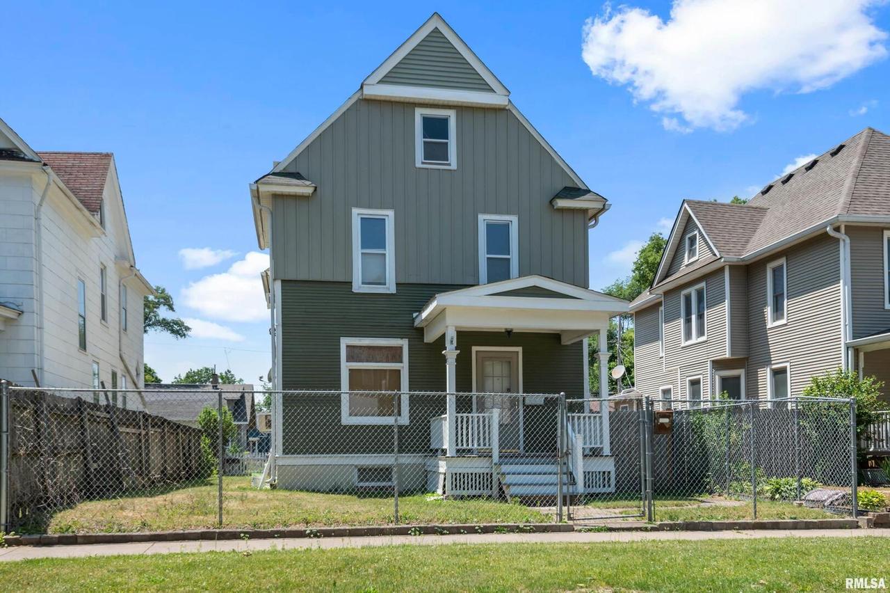 1224 14 1/2th St., Rock Island, IL 61201