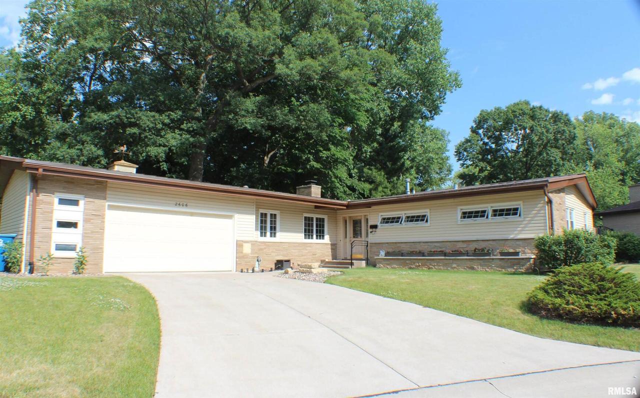 2606 4th Street Ct., East Moline, IL 61244