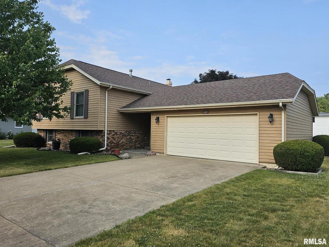 1123 15th St., Silvis, IL 61282