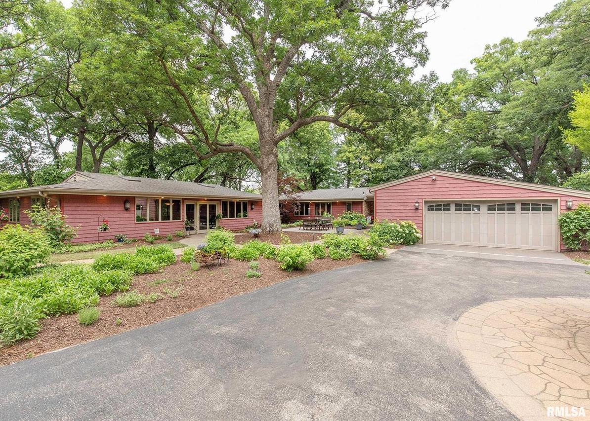 4005 7th Ave., Moline, IL 61265