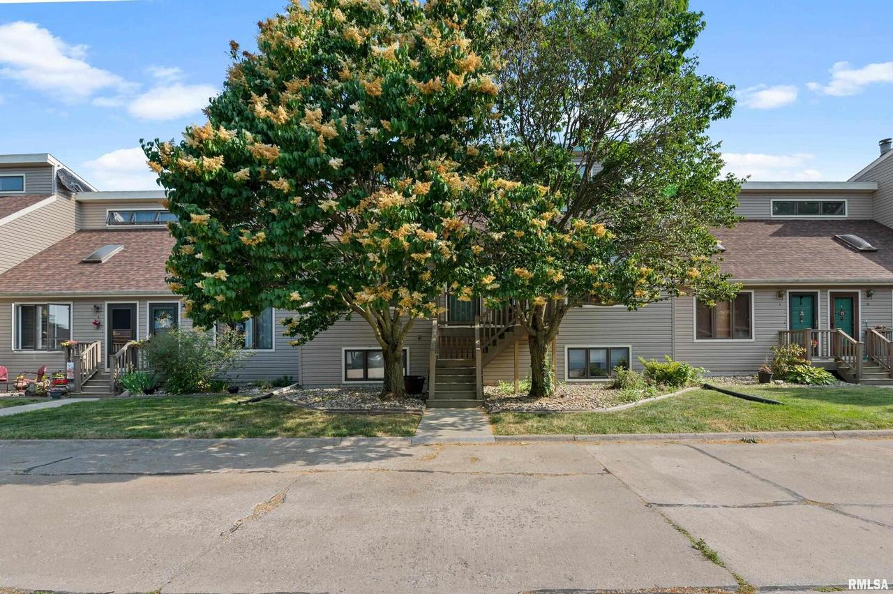 2112 35th St. #8, Rock Island, IL 61201