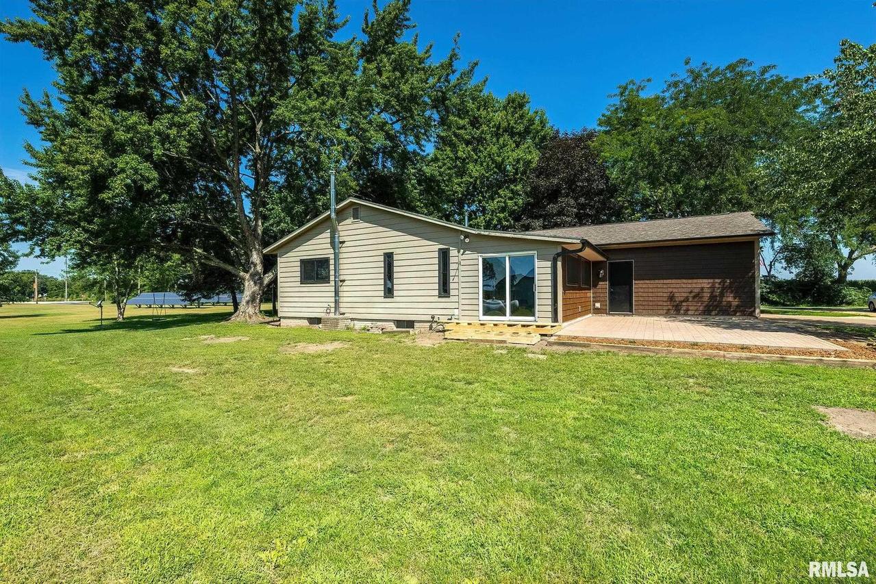 22800 N 178th Ave., Cordova, IL 61242