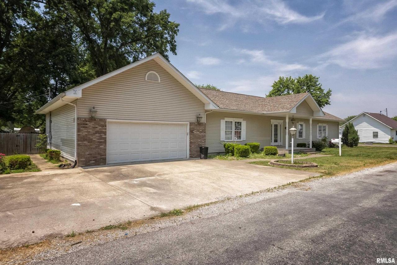 1600 W Adams St., Herrin, IL 62948