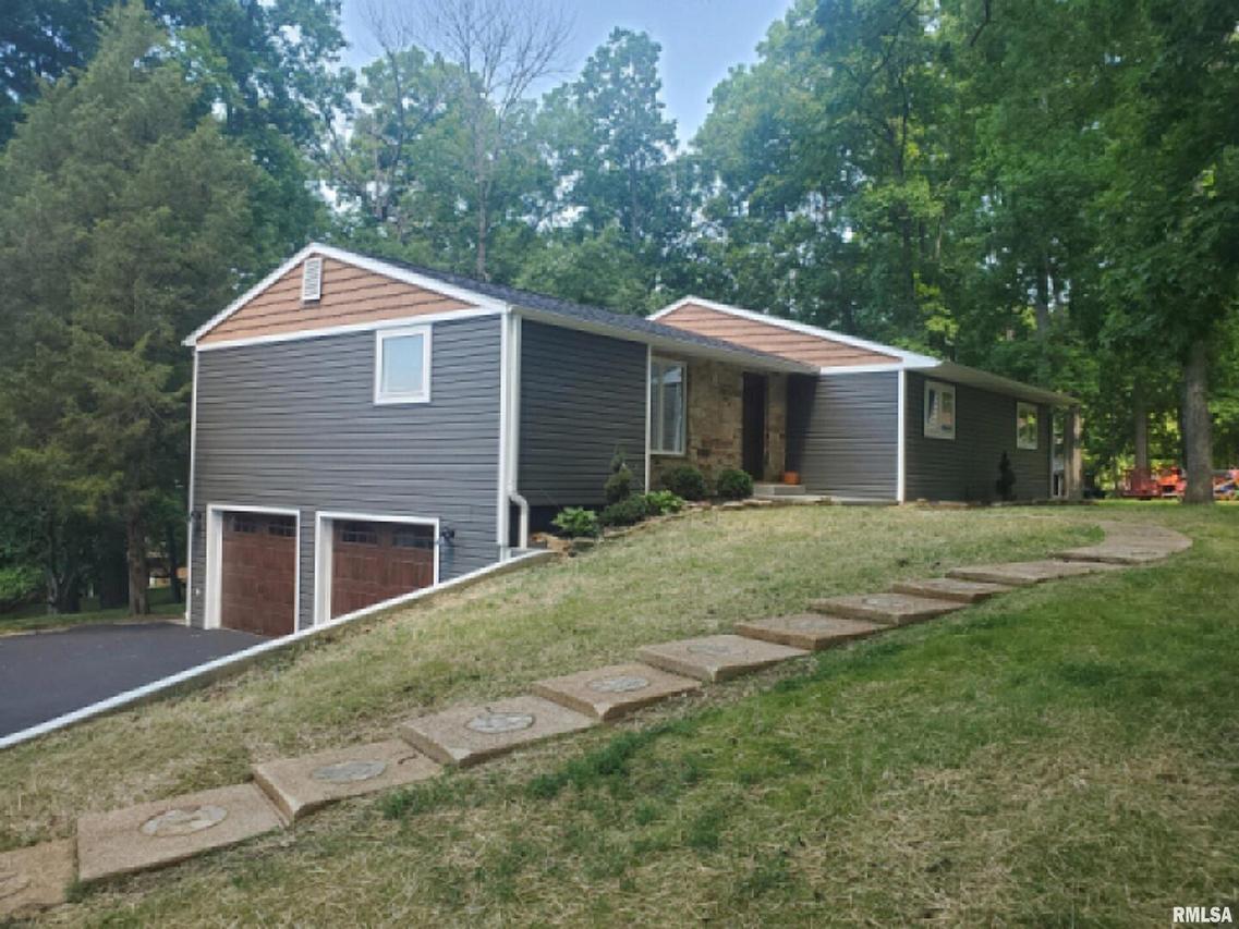 65 Magnolia Ln., Vienna, IL 62995