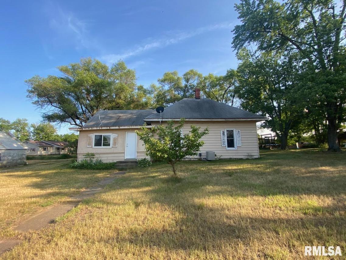 1002 Butternut St., Keithsburg, IL 61442