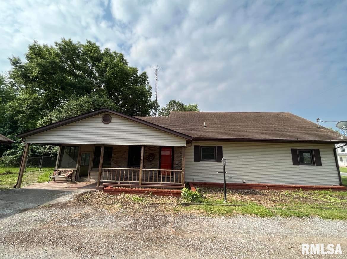 1316 N 4th St., Herrin, IL 62948