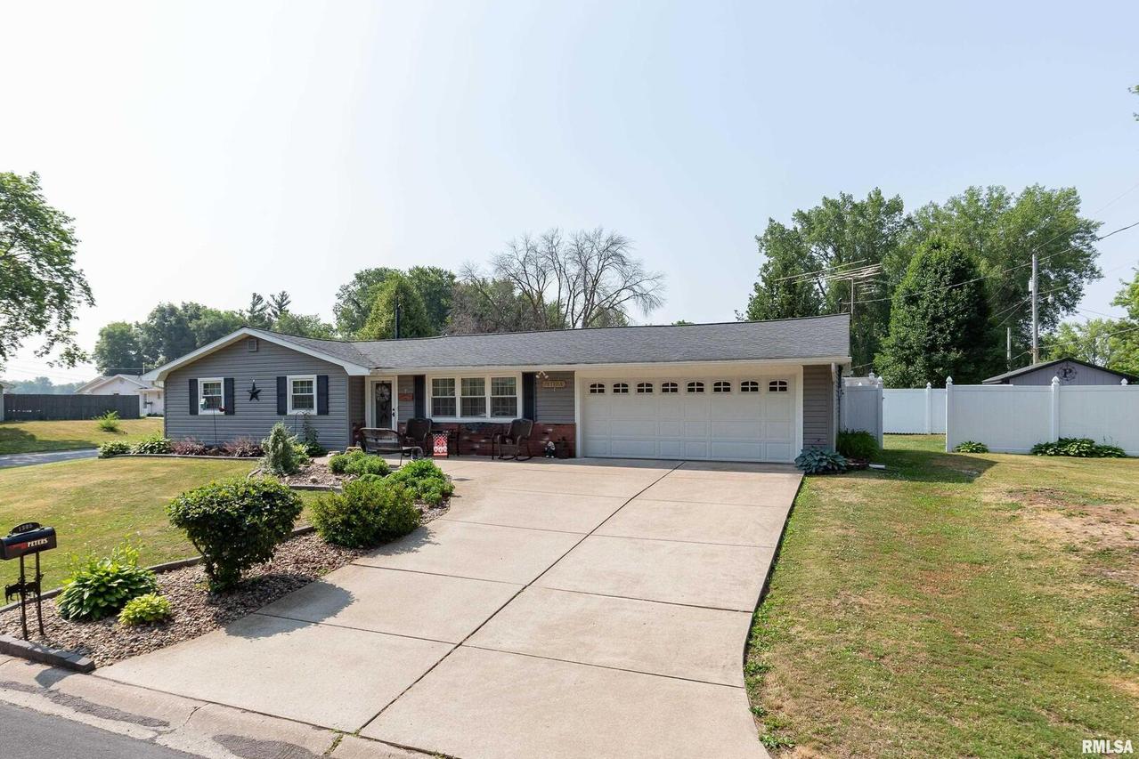 1305 8th Street Ct., Hampton, IL 61256