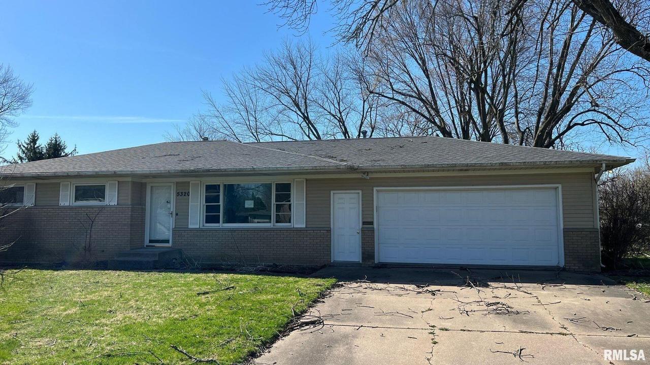 5320 31st Avenue Ct., Moline, IL 61265