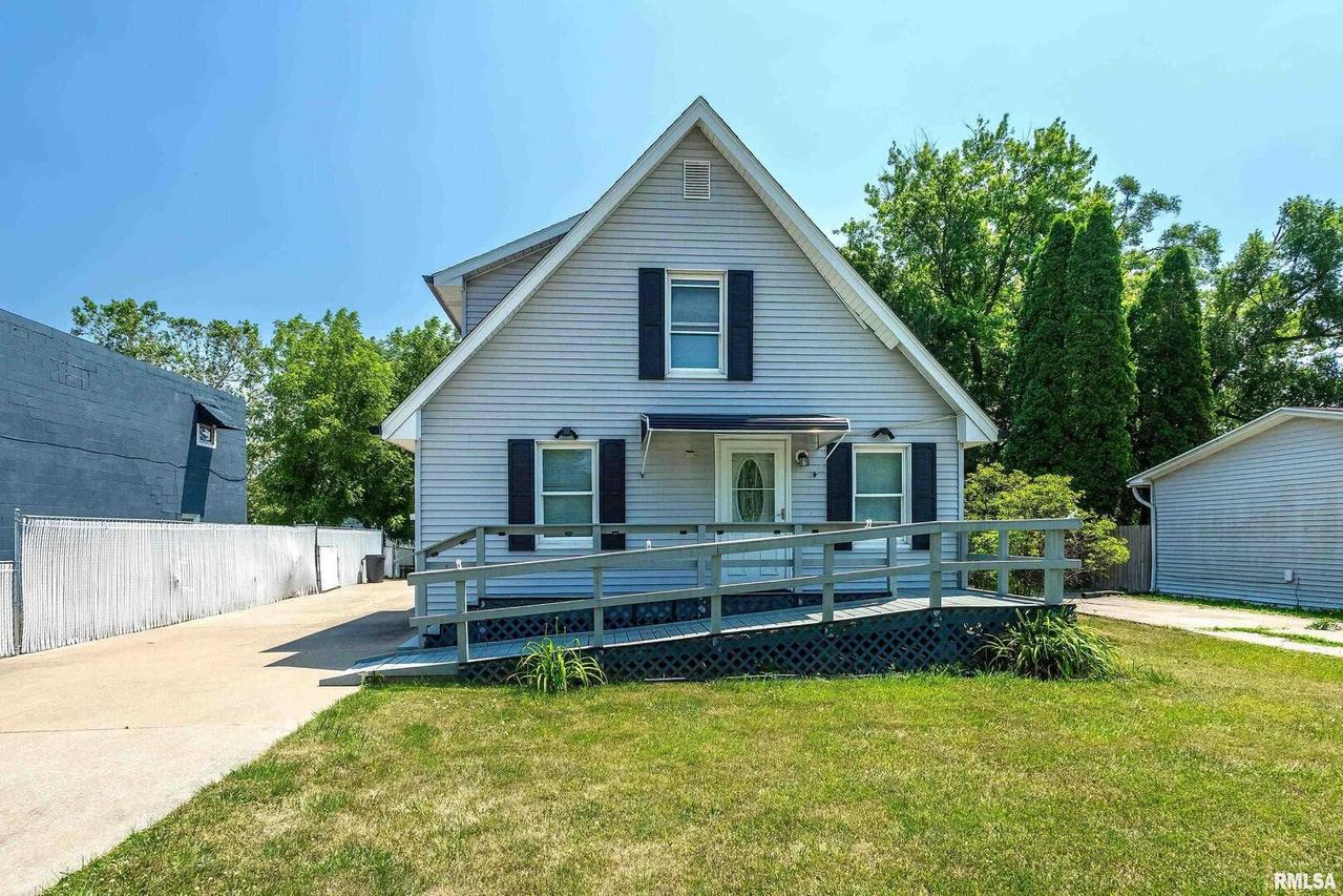 4324 10th St., East Moline, IL 61244