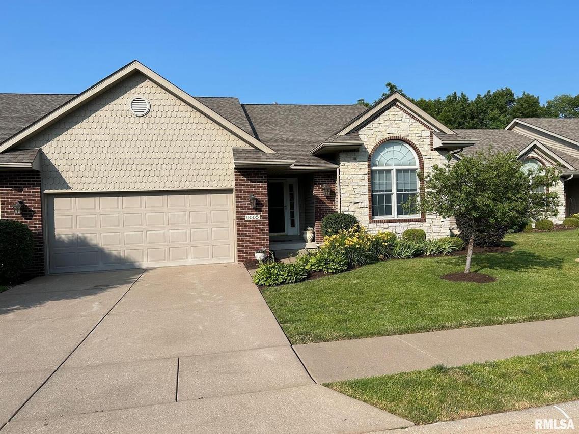 9005 Highland Ct., Rock Island, IL