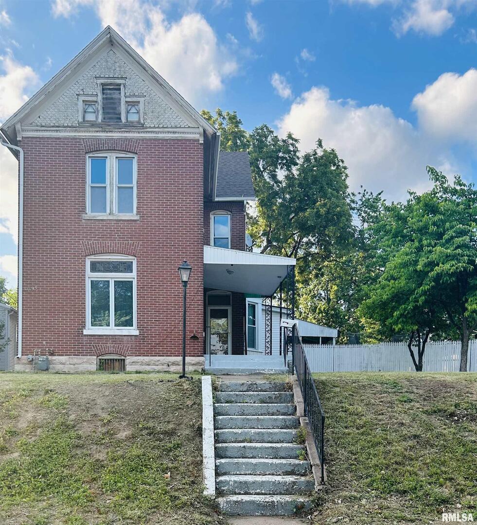 1119 Adams St., Quincy, IL 62301
