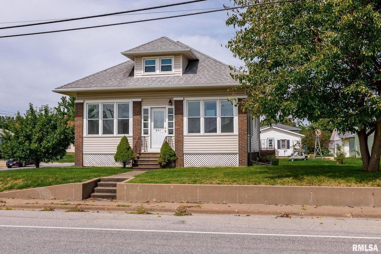 801 SE 3rd St., Aledo, IL 61231