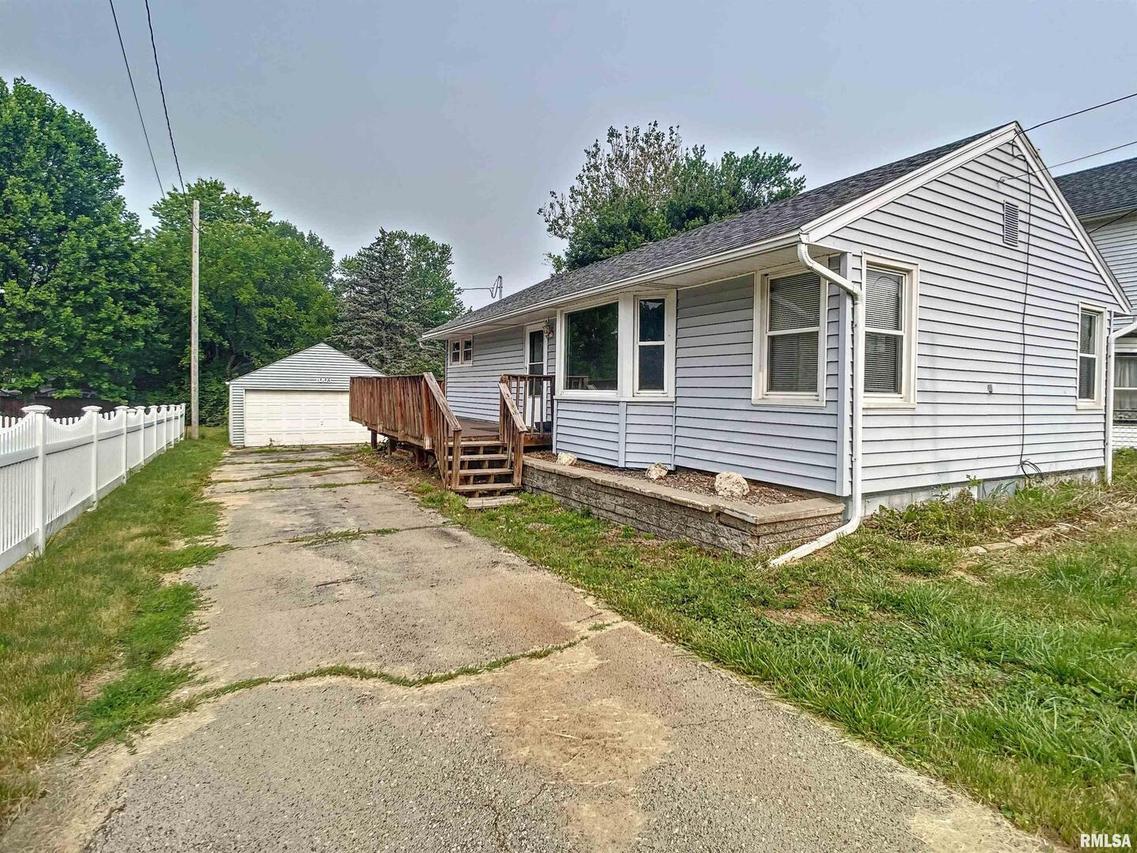 1003 N High St., Port Byron, IL 61275