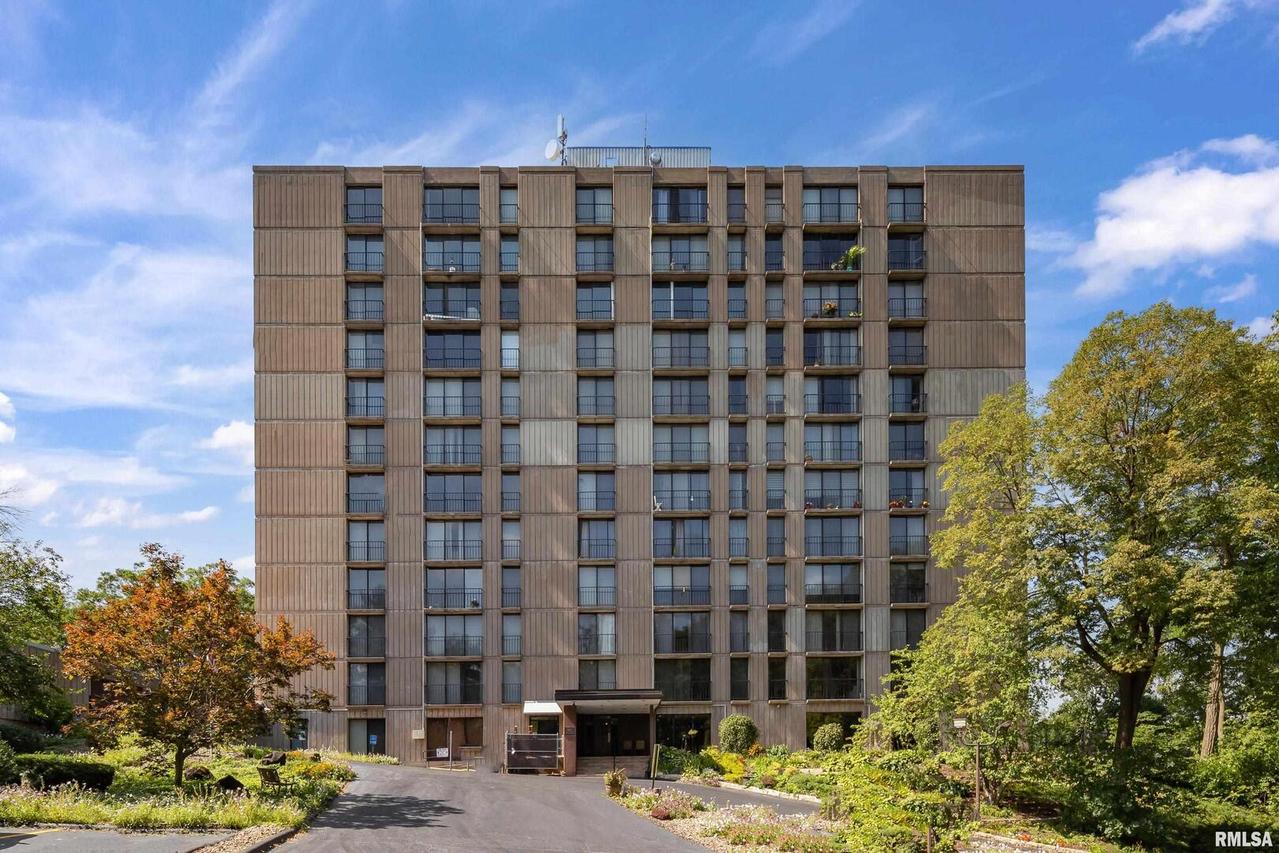 1800 7th St. #11F, East Moline, IL 61244