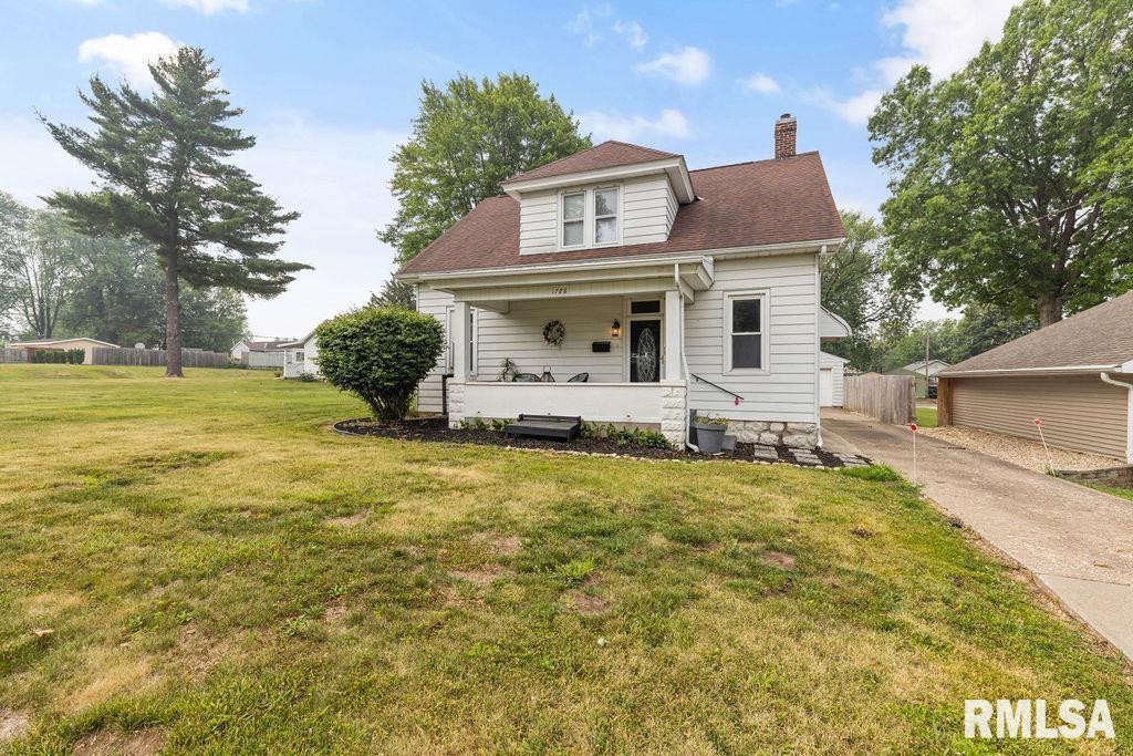 1728 Adams St., Quincy, IL 62301