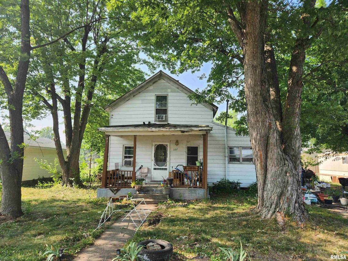 337 E Church St., Mendon, IL 62351
