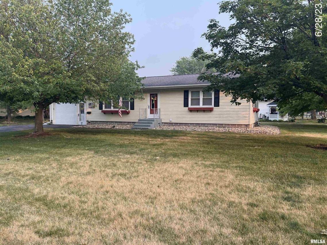 532 E Locust St., Geneseo, IL 61254