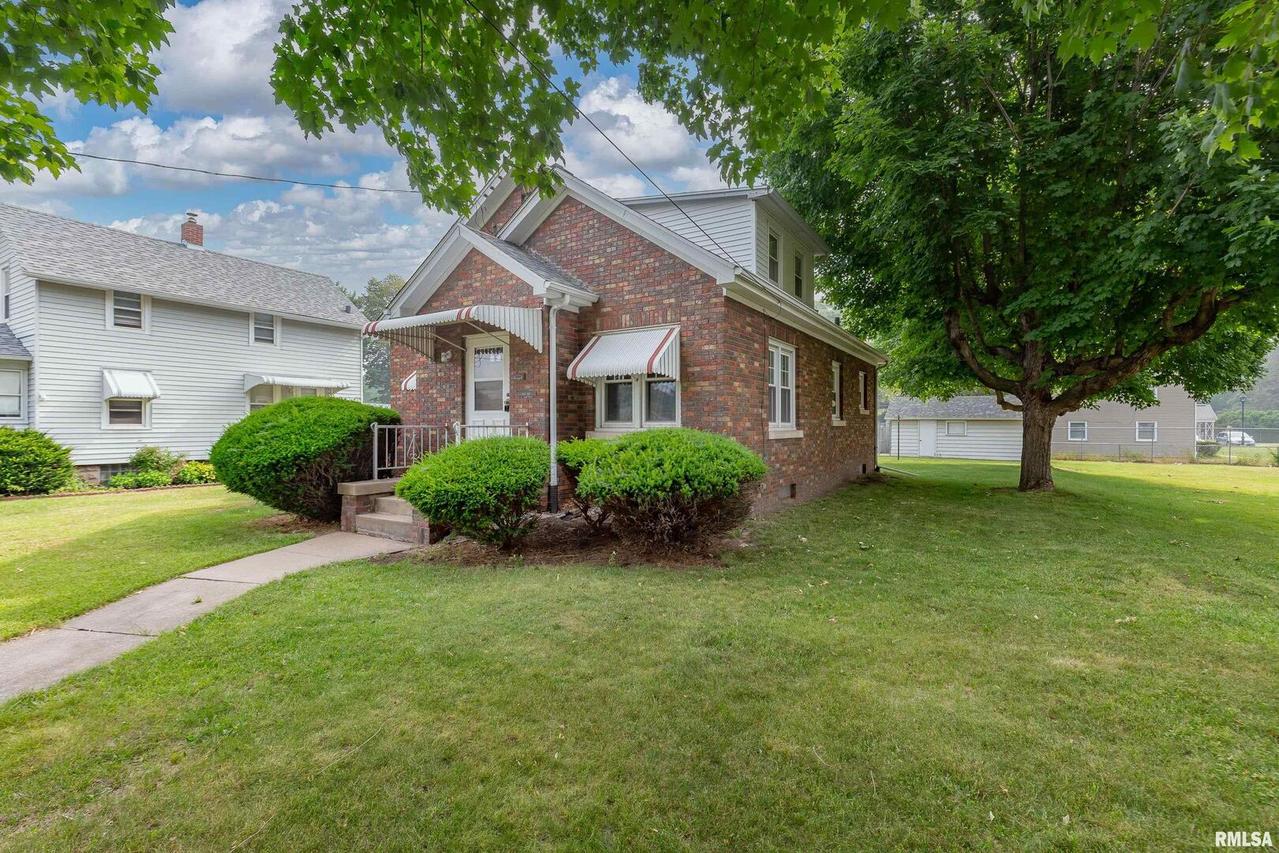 1022 41st St., Moline, IL 61265