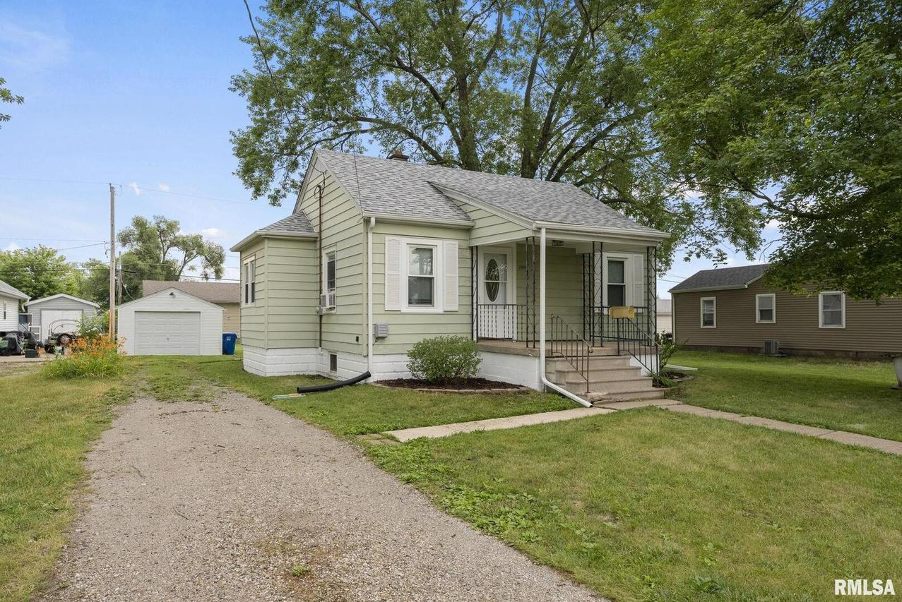 3808 26th St., Moline, IL 61265