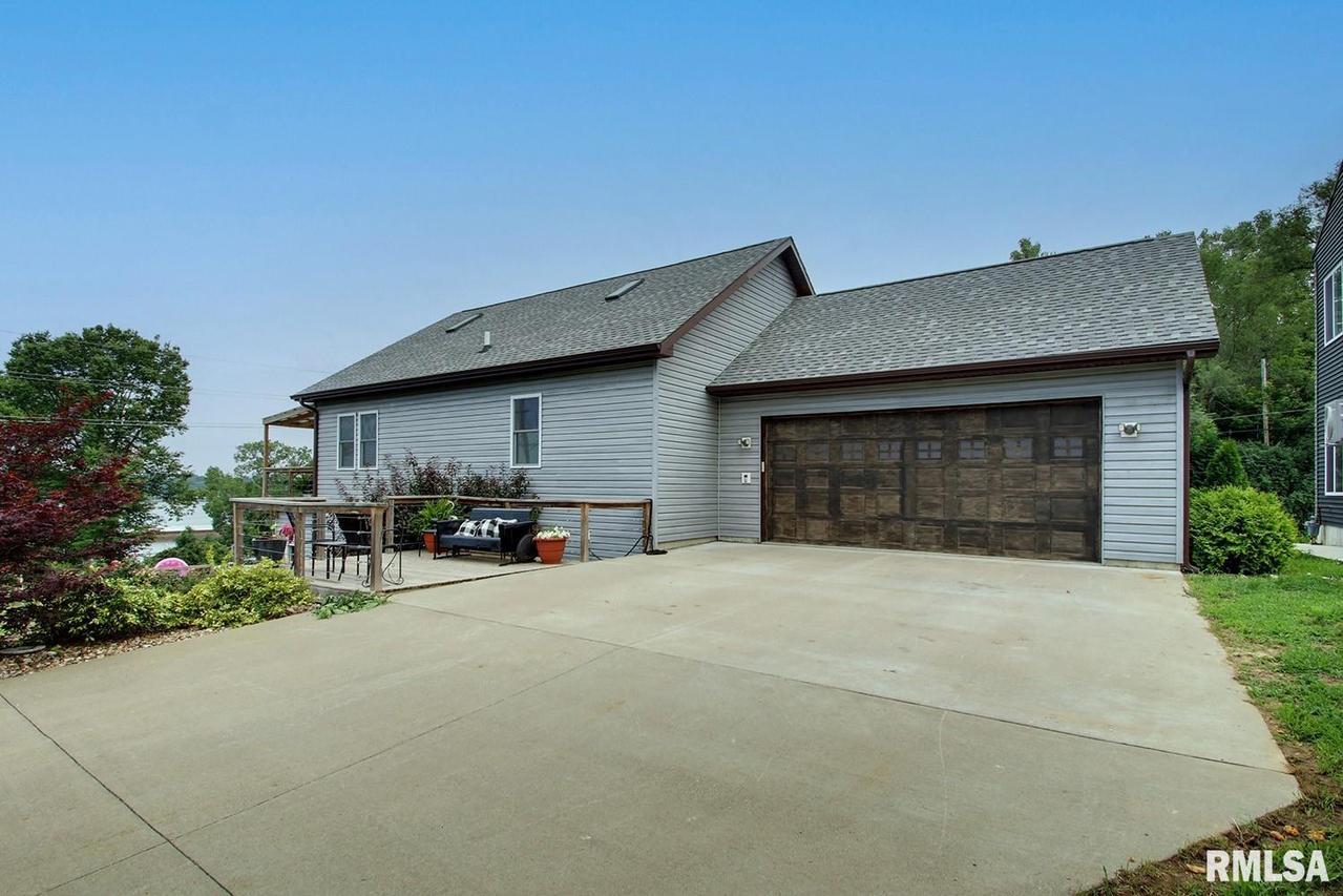210 Maiden Ln., Quincy, IL 62301