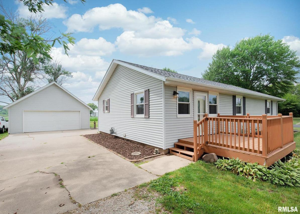 436 Docia St., Hillsdale, IL