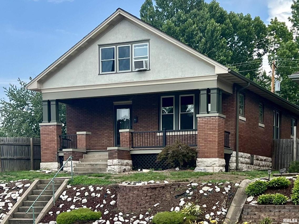911 S 12th St., Quincy, IL 62301