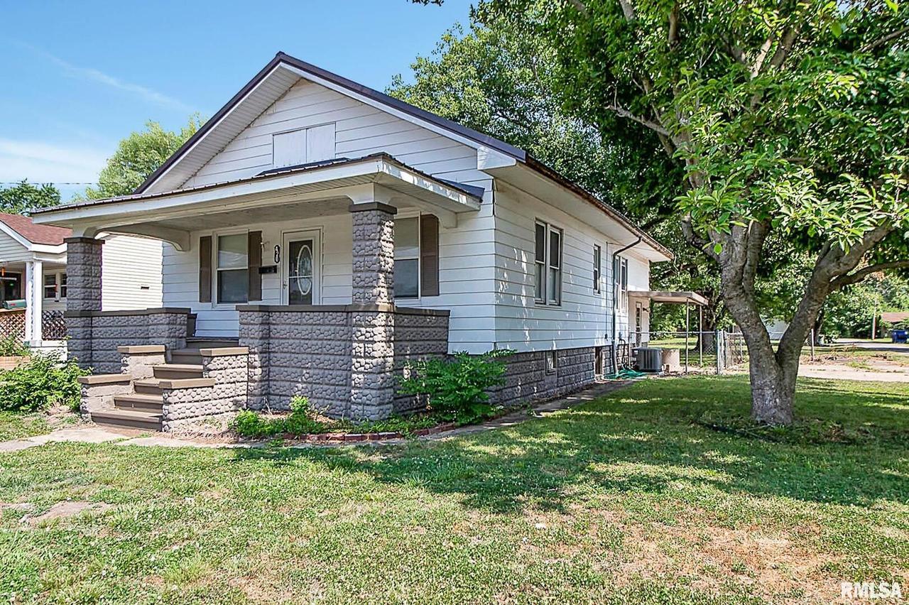 420 W Main St., Duquoin, IL 62832