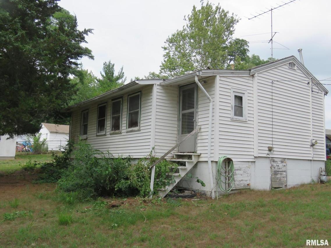 774 45th St., New Boston, IL 61272