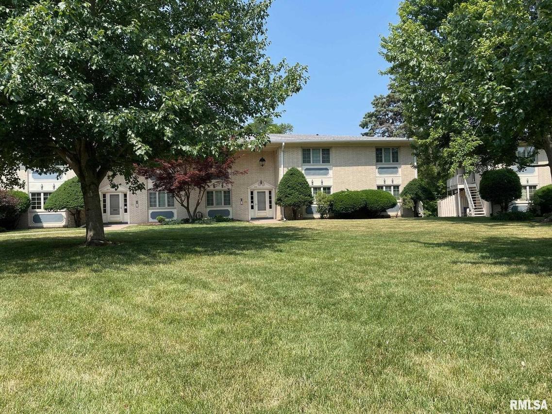 930 17th St. #14, Moline, IL 61265