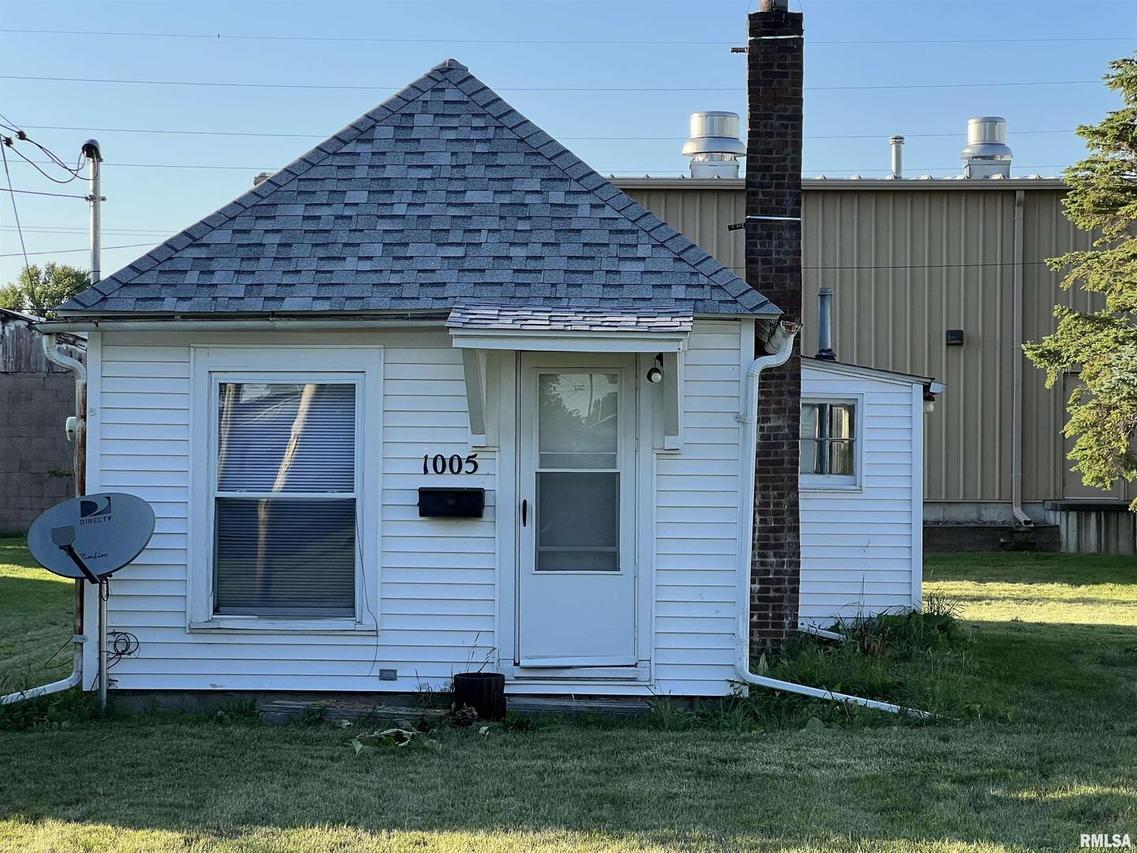 1005 SW 4th St., Aledo, IL 61231
