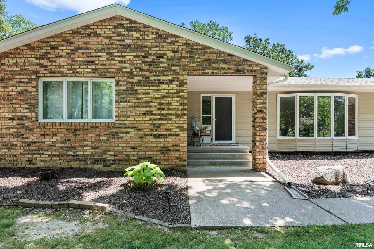 10821 W 35th St., Milan, IL 61264