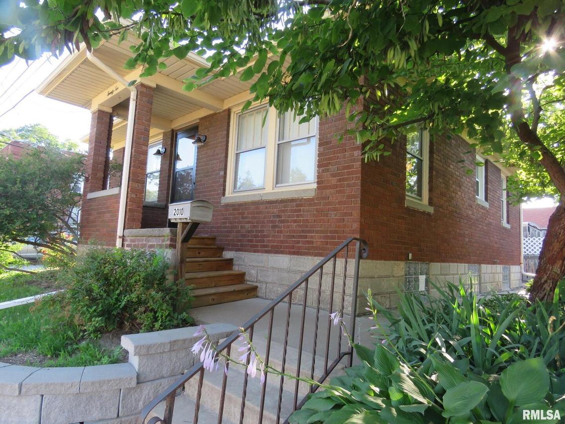 2010 7th St., East Moline, IL 61244