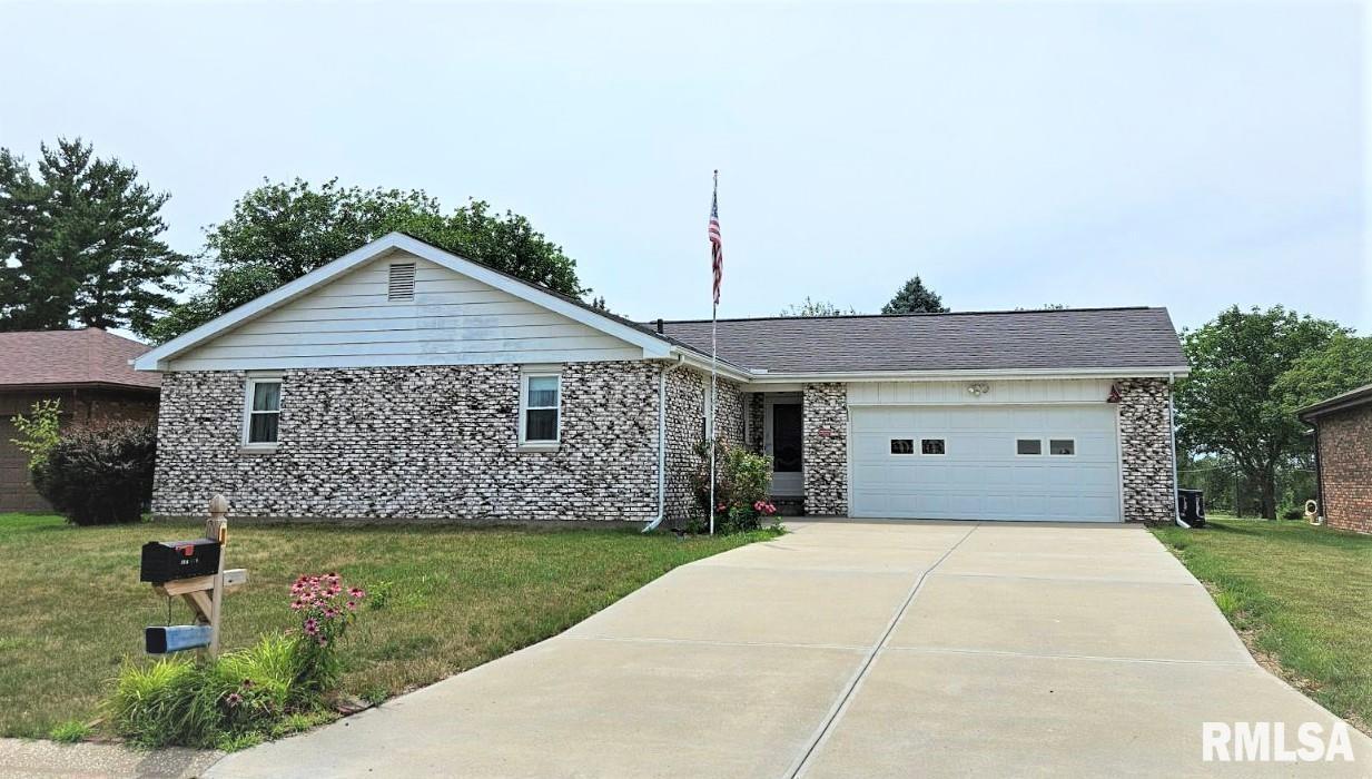 2316 St Charles Dr., Quincy, IL 62305