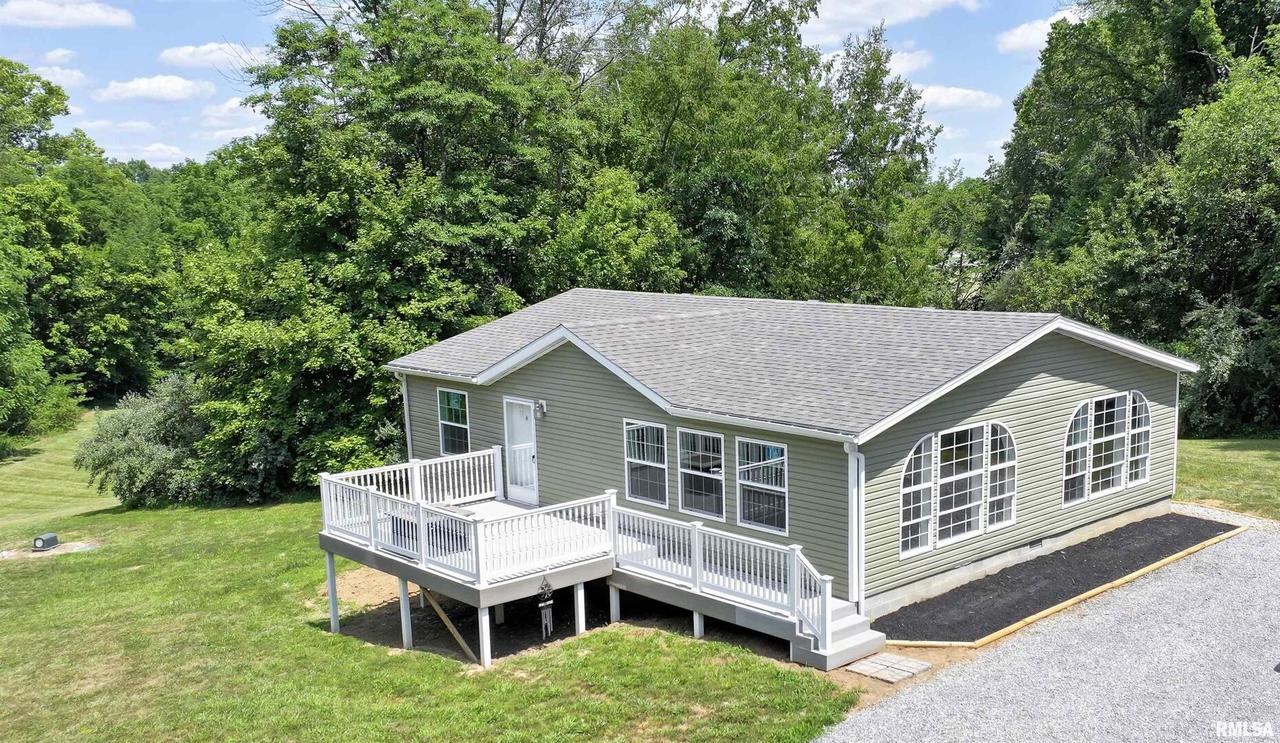 130 White Dogwood Ln., Vienna, IL 62995