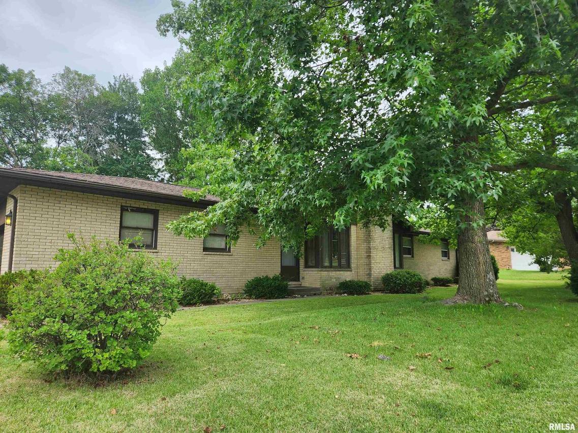 2818 Harrison St., Quincy, IL 62301