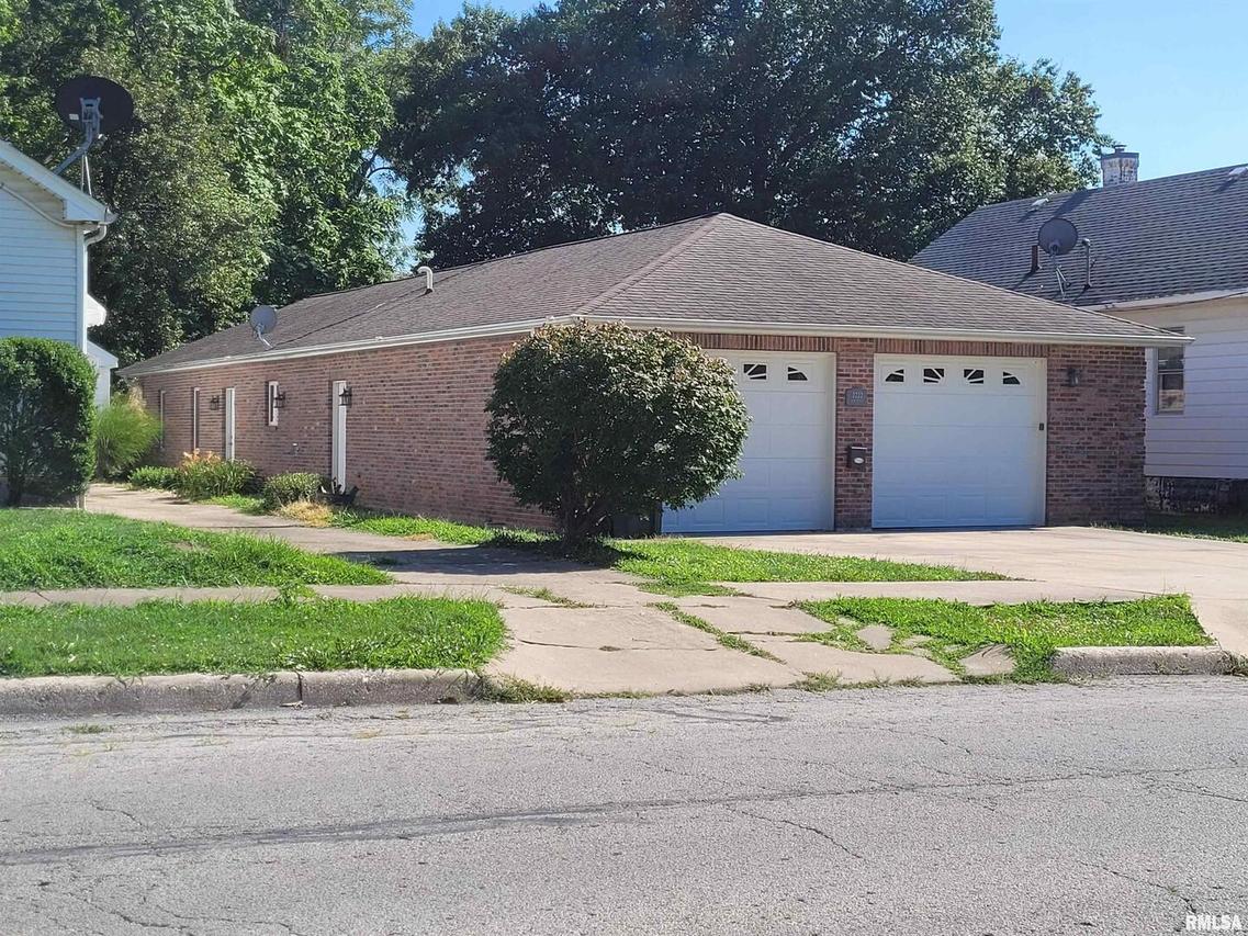 2222 Oak St., Quincy, IL 62301