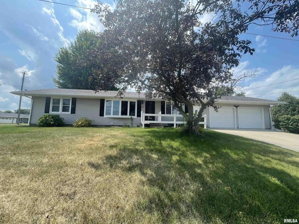 118 10th St., Fulton, IL 61252