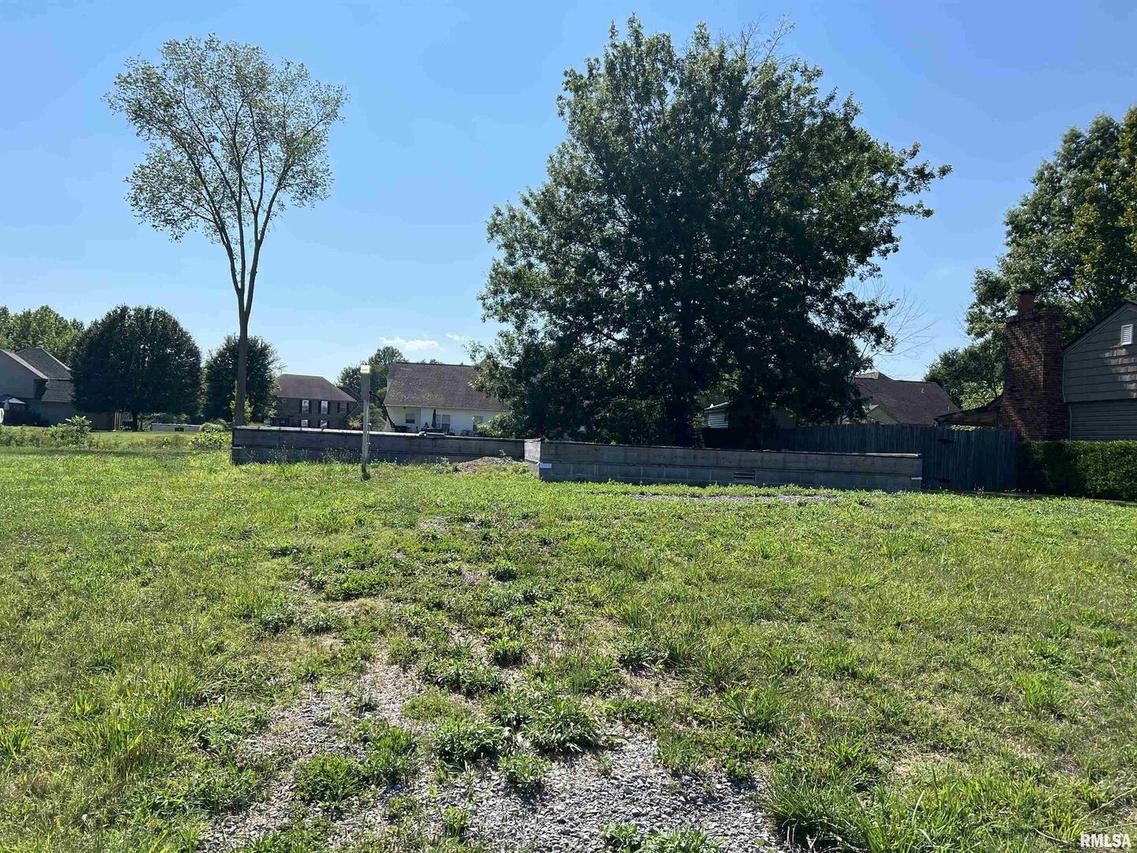 1306 Laura Ln., Marion, IL 62959