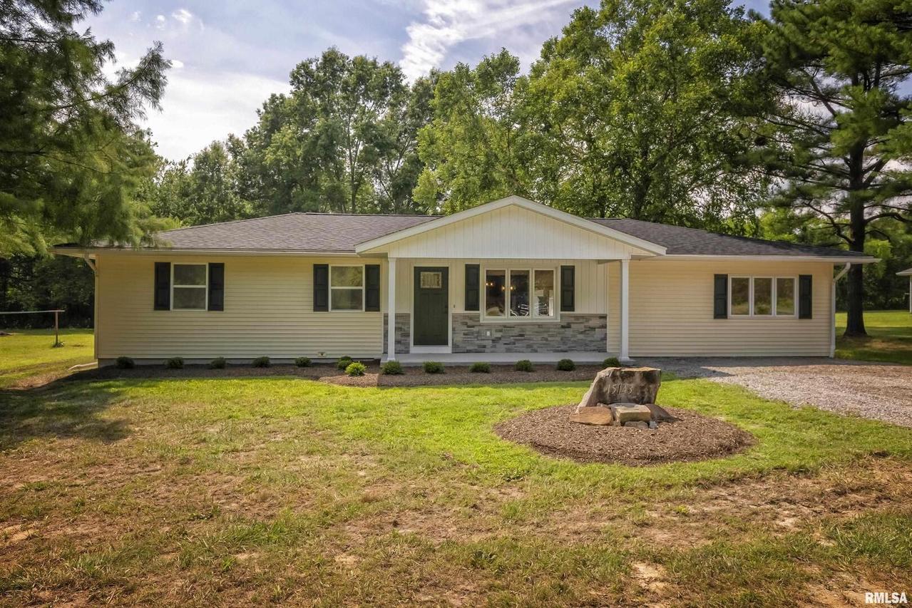 15143 Christmas Tree Rd., Johnston City, IL 62951