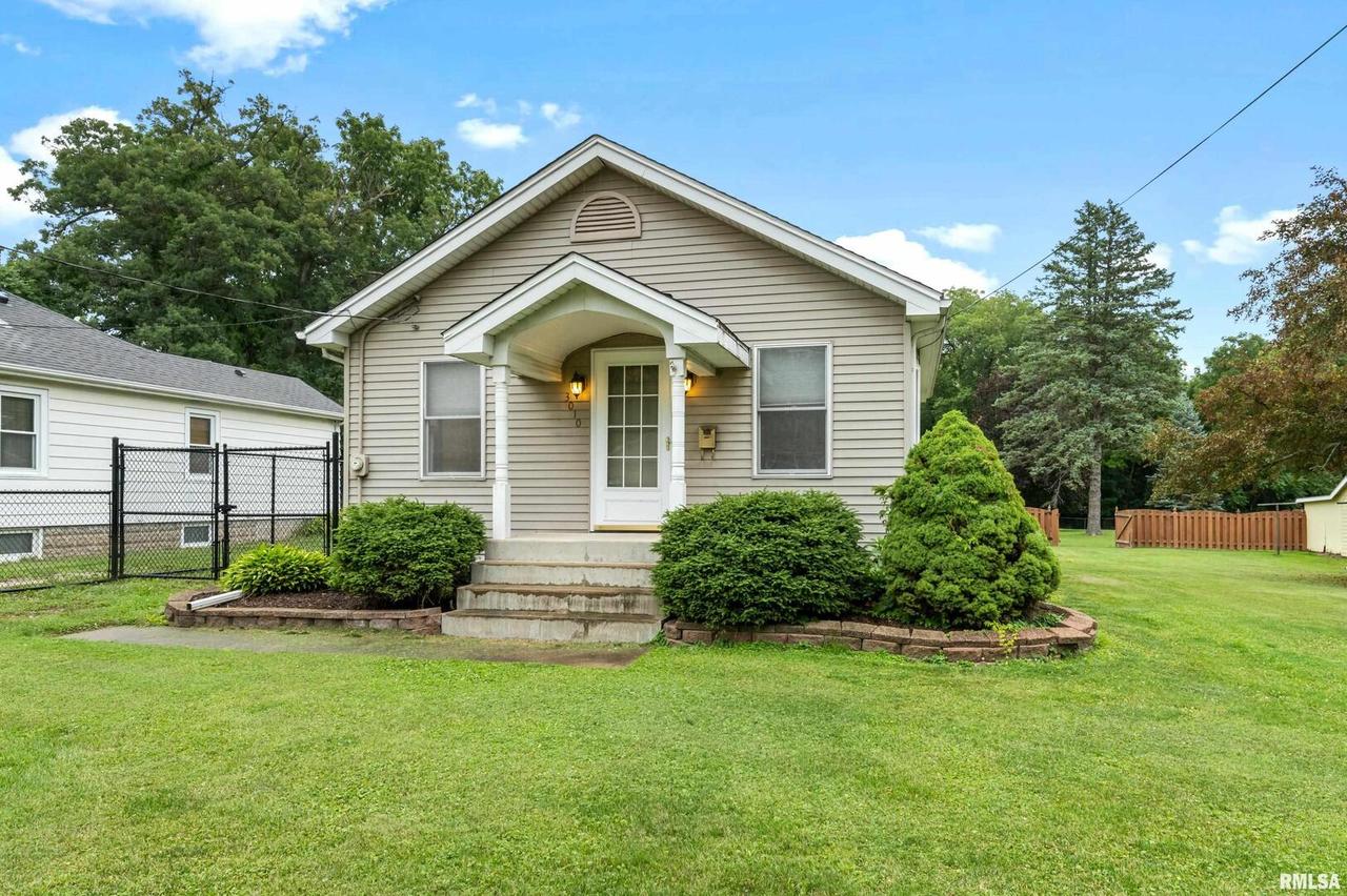 3010 44th St., Moline, IL