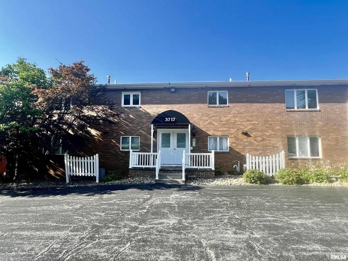 3717 35th St. #1, Moline, IL 61265