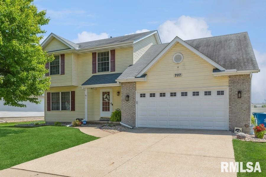 707 E 13th Avenue Ct., Coal Valley, IL 61240