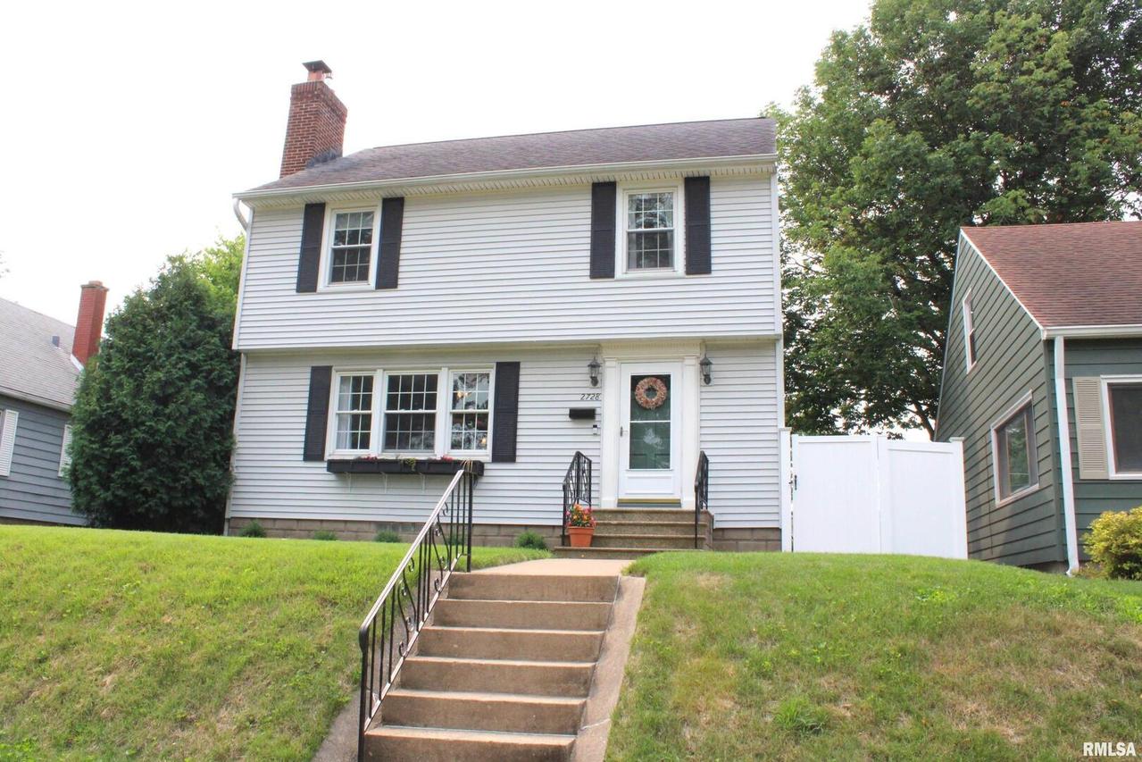 2728 13th Ave., Moline, IL 61265