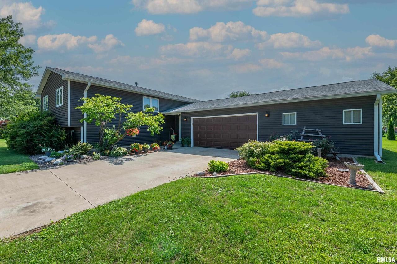 3904 179th Street Ct., East Moline, IL 61244