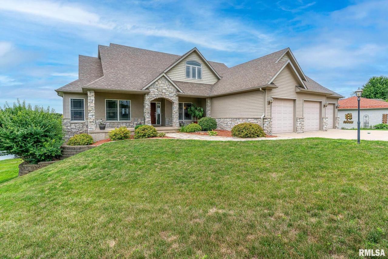 214 Linden Ln., Sherrard, IL 61281