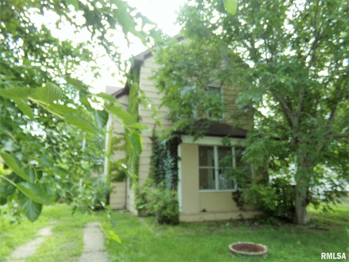 1133 38th St., Rock Island, IL 61401