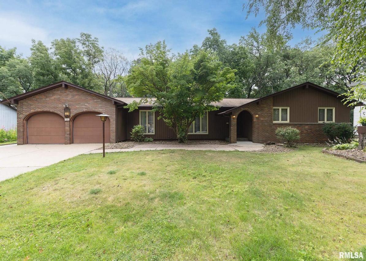 2362 5th St., East Moline, IL 61244