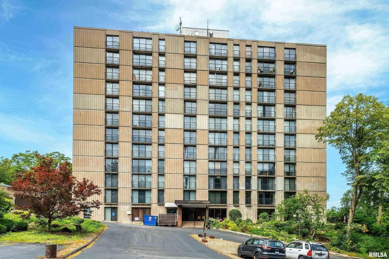 1800 7th St. #5F, East Moline, IL 61244